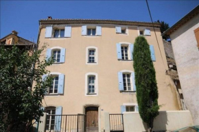 maison avec jardin au cœur du village